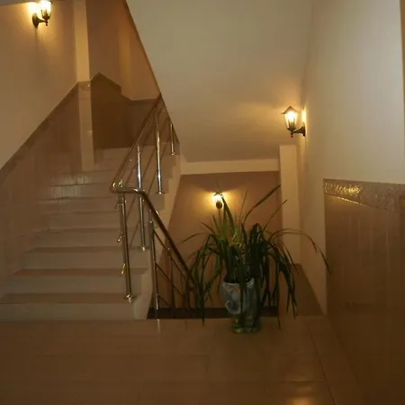 Elegant 3* Kiev